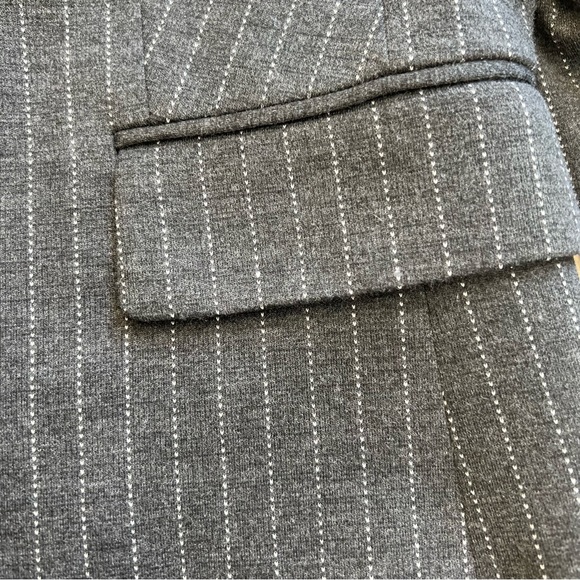 Tommy Hilfiger women’s pinstriped blazer - Picture 6 of 11